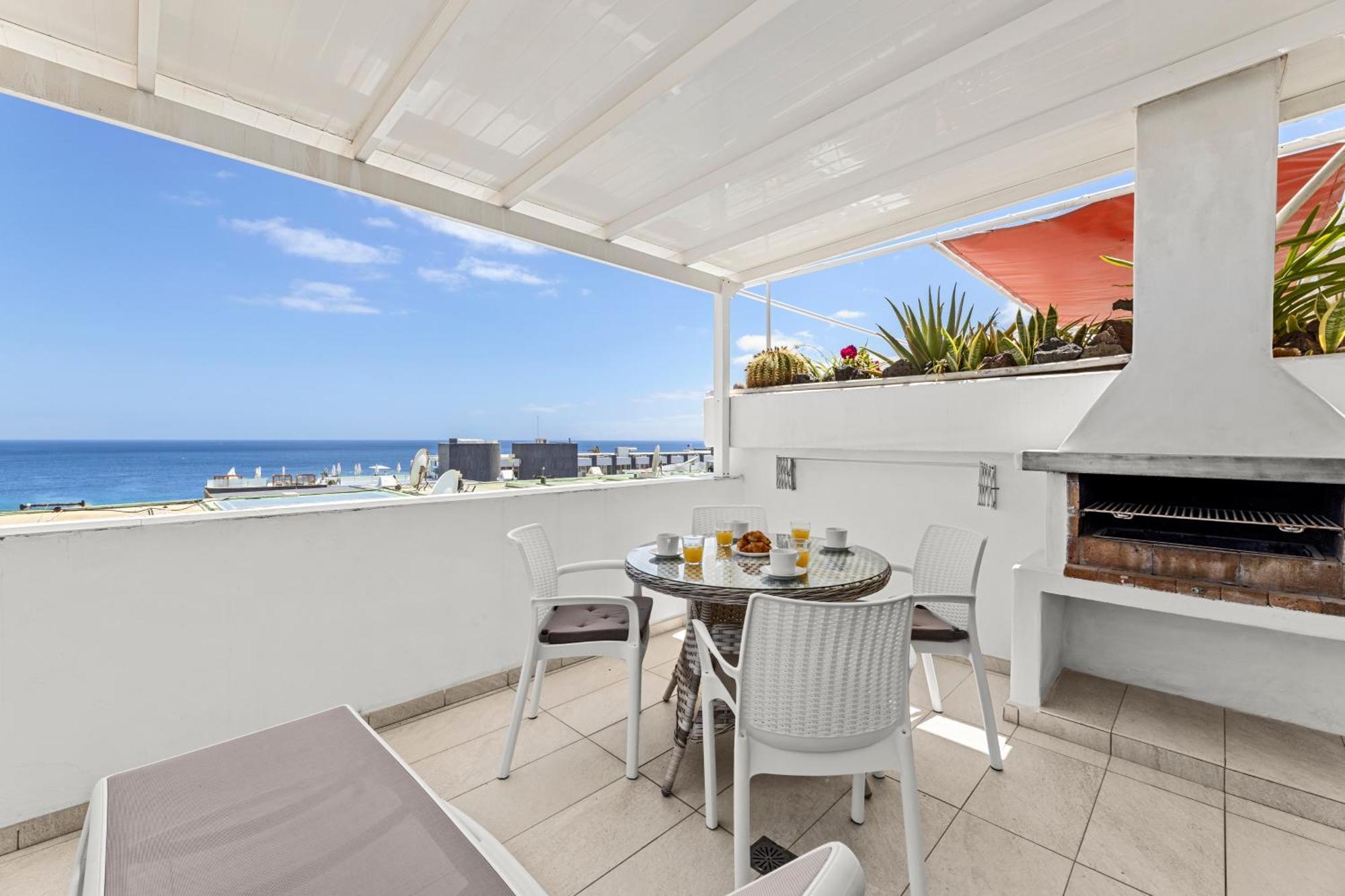 Stunning 2 Bedroom Duplex Close To Main Beach With Seaviews Puerto del Carmen  Ngoại thất bức ảnh